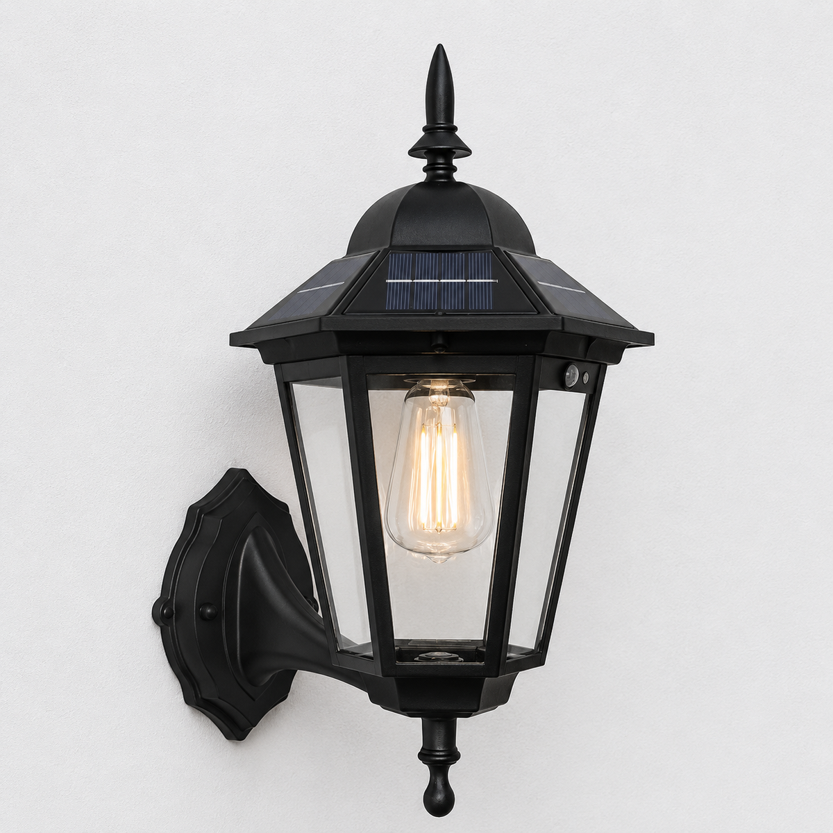 Buitenverlichting op zonne-energie voor de wand